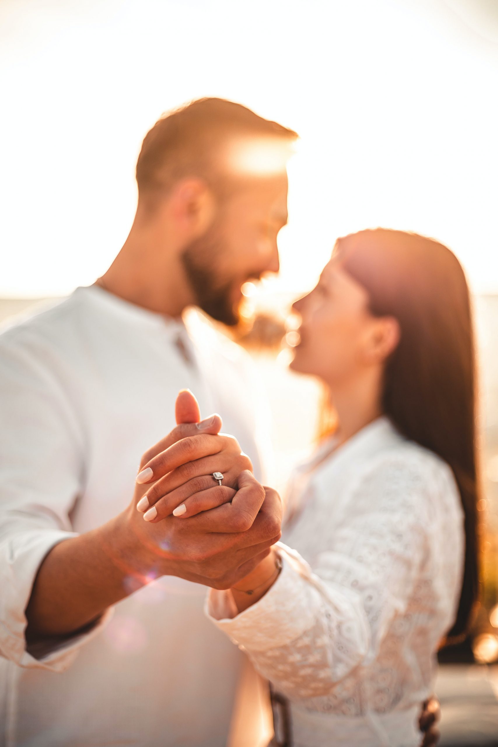 photo annonce fiancailles focus bague